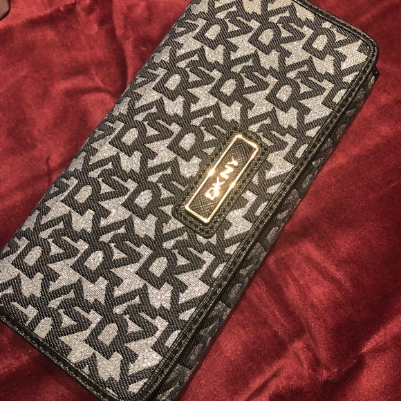 Wallet - Picture 2 of 8